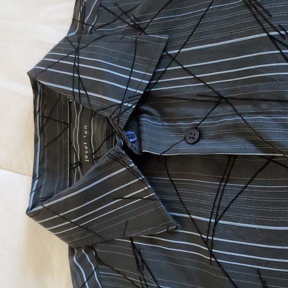 Grey button down shirt - Picture 3 of 6